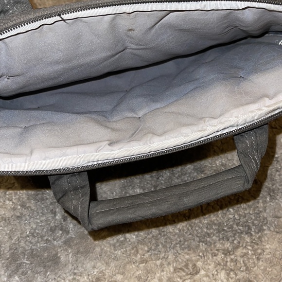 Case logic 14” lab top case - Picture 4 of 5